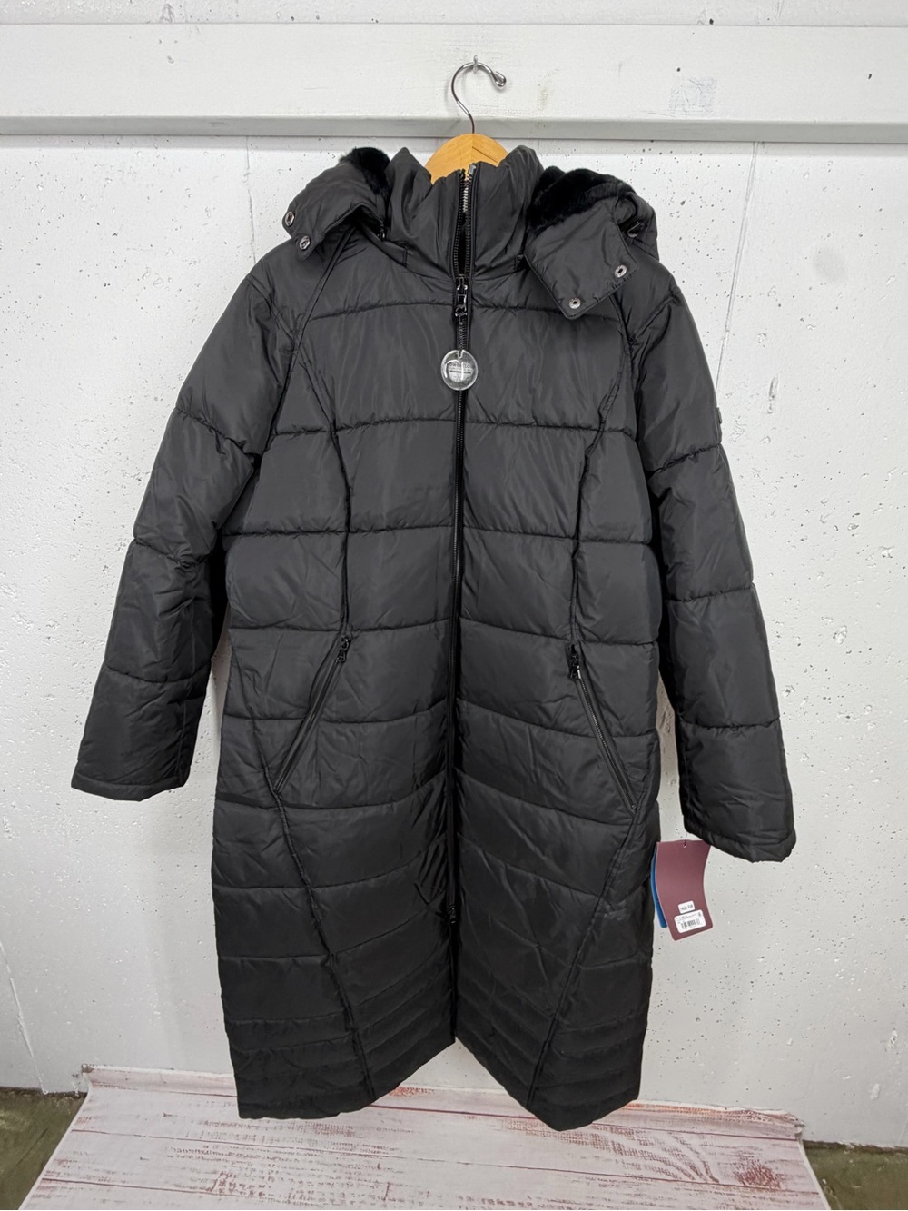 Halifax Traders Women’s XXL Black Maxi Hooded Puffer Coat New